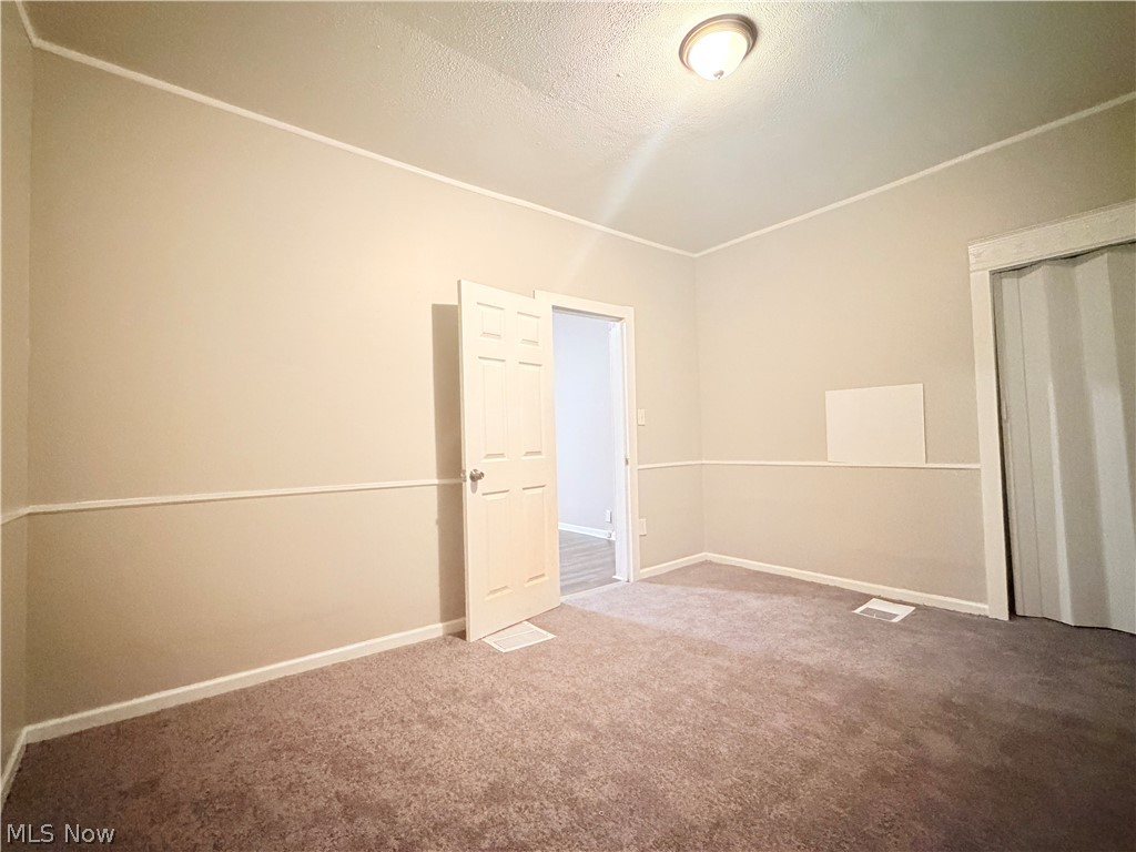 1147 Newton Street Akron OH 44305