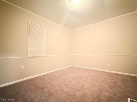1147 Newton Street Akron OH 44305