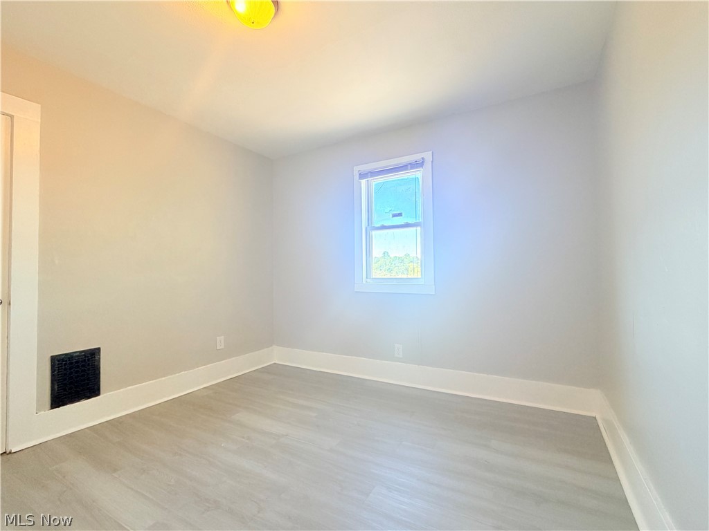 1147 Newton Street Akron OH 44305