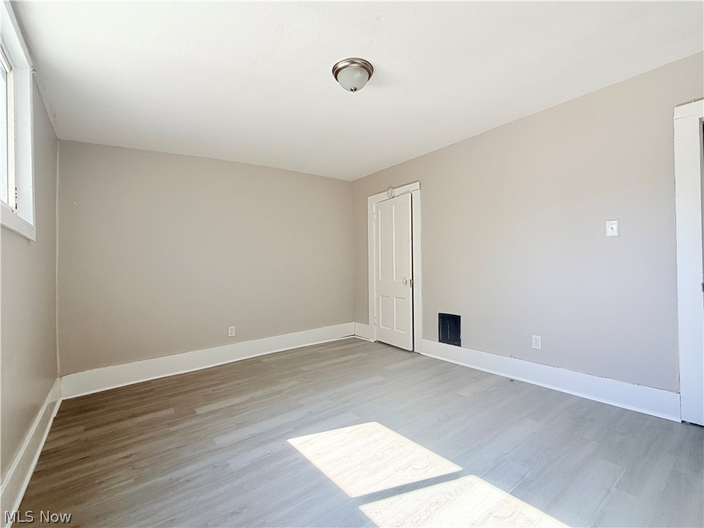 1147 Newton Street Akron OH 44305