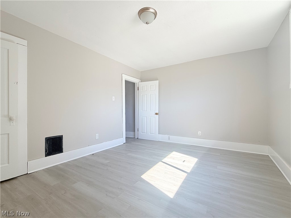 1147 Newton Street Akron OH 44305