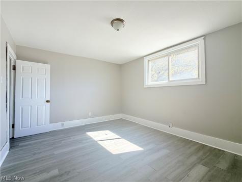 1147 Newton Street Akron OH 44305