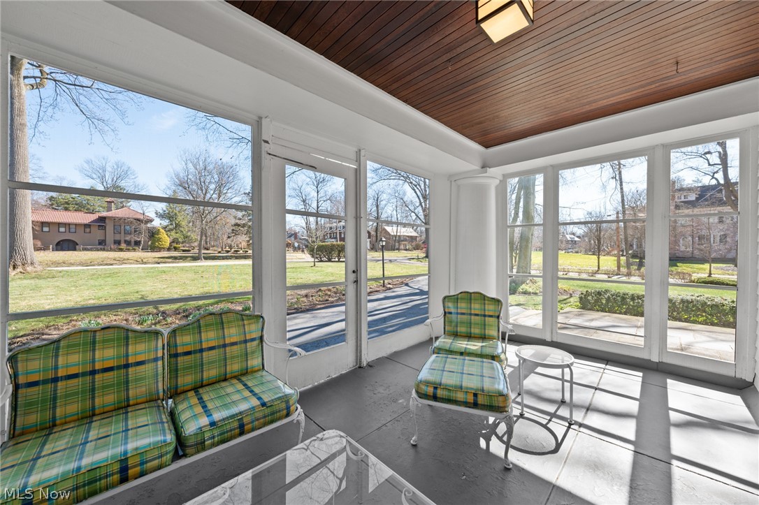 2542 Guilford Road Cleveland Heights OH 44118
