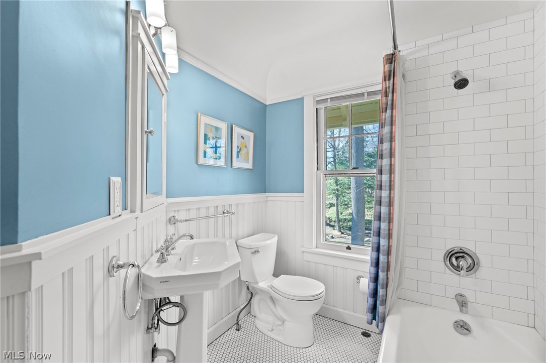 2542 Guilford Road Cleveland Heights OH 44118