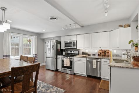 710 University Court Cleveland OH 44113