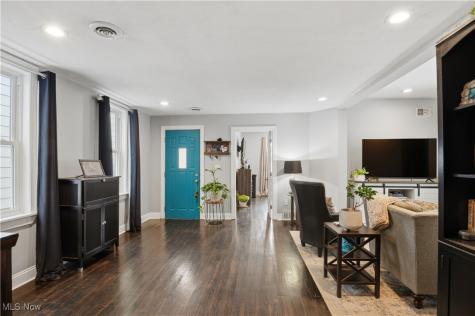 710 University Court Cleveland OH 44113