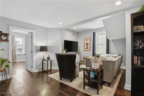 710 University Court Cleveland OH 44113