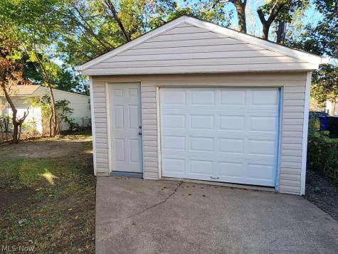 8509 Jeffries Avenue Cleveland OH 44105
