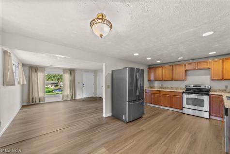 1744 Westwood Drive Twinsburg OH 44087