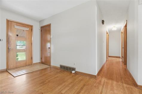 1627 Yolanda Drive Youngstown OH 44511