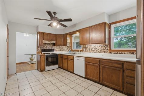 1627 Yolanda Drive Youngstown OH 44511