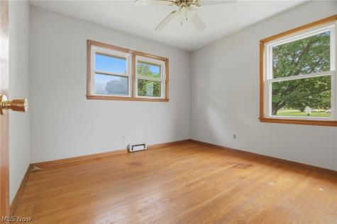 1627 Yolanda Drive Youngstown OH 44511