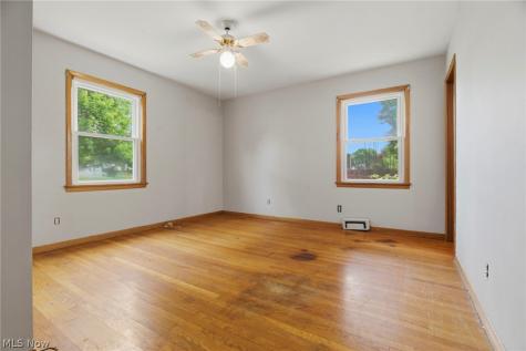 1627 Yolanda Drive Youngstown OH 44511