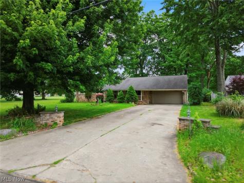 1627 Yolanda Drive Youngstown OH 44511