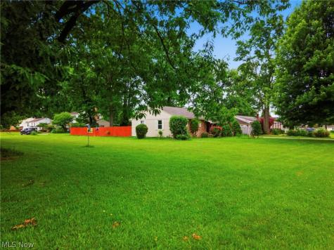 1627 Yolanda Drive Youngstown OH 44511