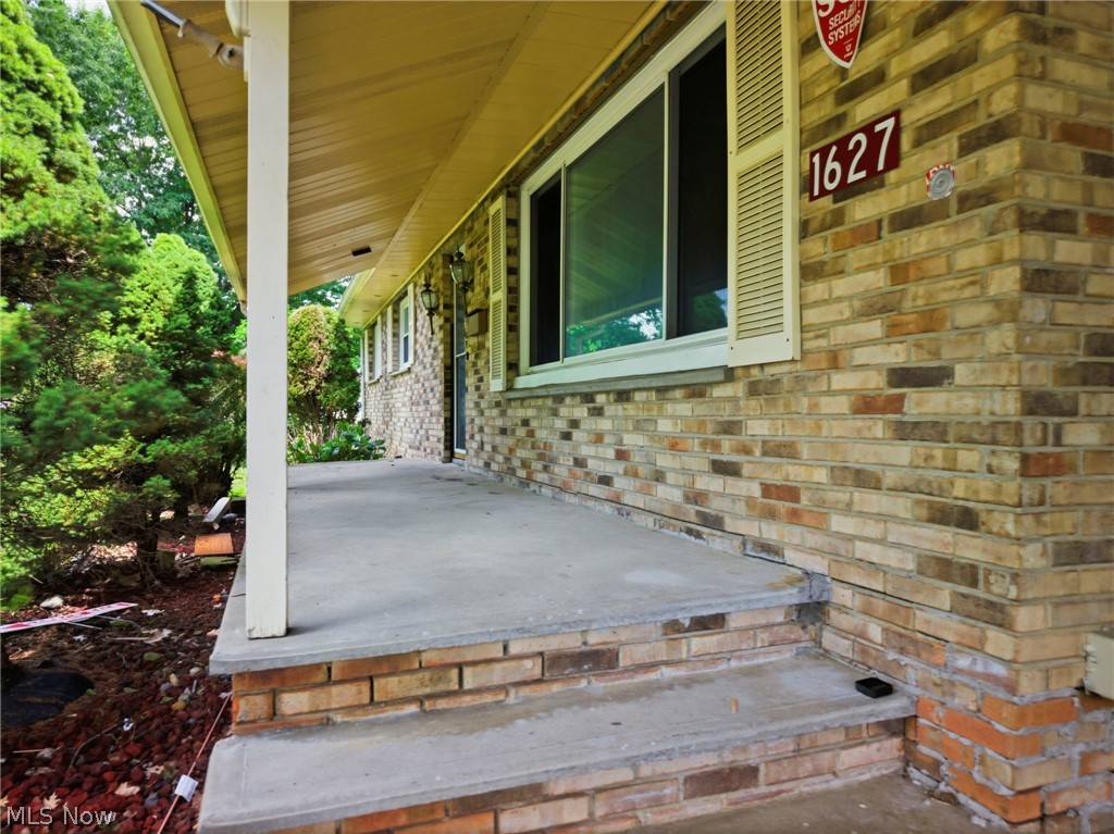 1627 Yolanda Drive Youngstown OH 44511