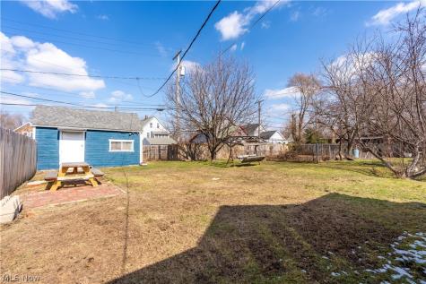 3024 Vega Avenue Cleveland OH 44113