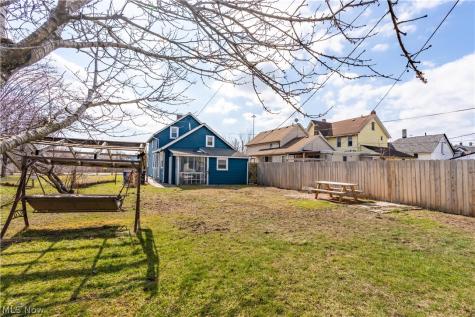 3024 Vega Avenue Cleveland OH 44113