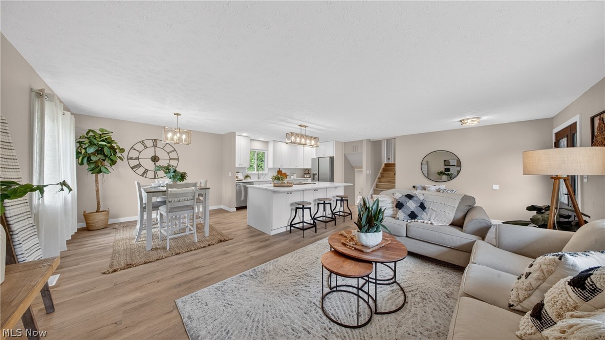 8821 Valley Lane Chagrin Falls OH 44023