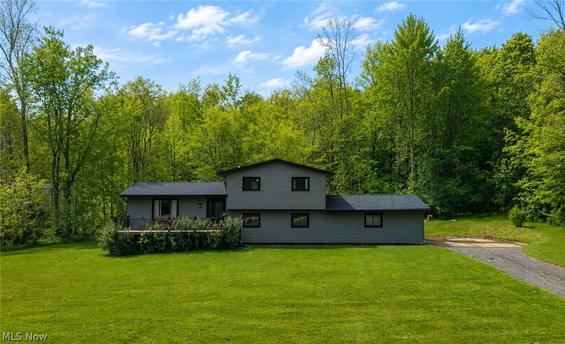 8821 Valley Lane Chagrin Falls OH 44023