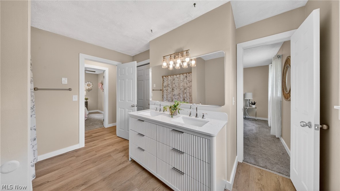 8821 Valley Lane Chagrin Falls OH 44023