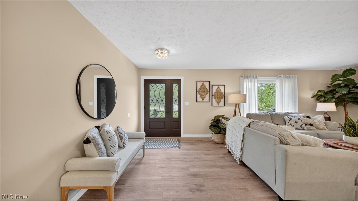 8821 Valley Lane Chagrin Falls OH 44023