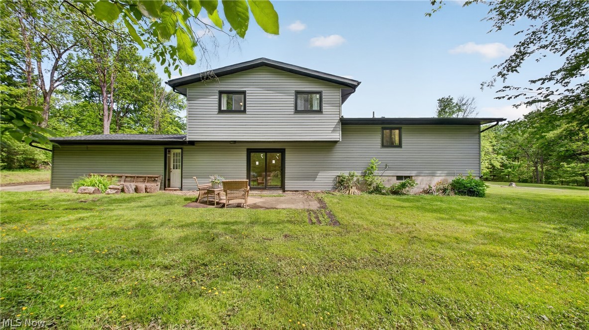 8821 Valley Lane Chagrin Falls OH 44023