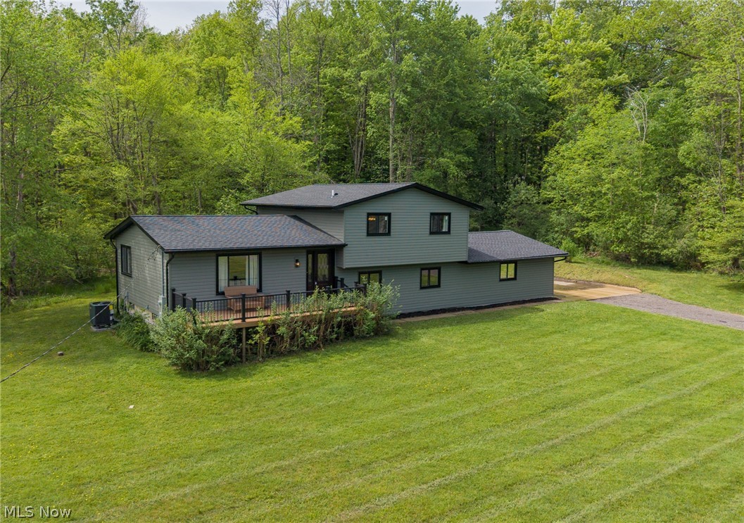 8821 Valley Lane Chagrin Falls OH 44023