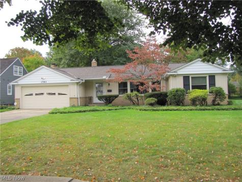 1782 Kenton Circle Lyndhurst OH 44124