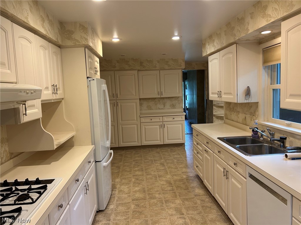 1782 Kenton Circle Lyndhurst OH 44124
