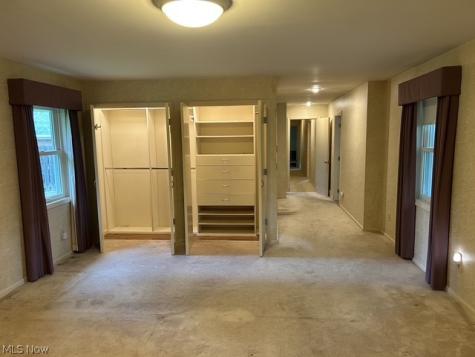1782 Kenton Circle Lyndhurst OH 44124