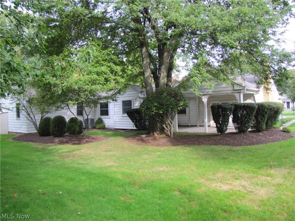 1782 Kenton Circle Lyndhurst OH 44124
