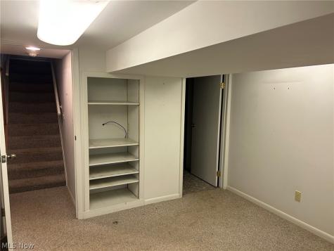 1782 Kenton Circle Lyndhurst OH 44124