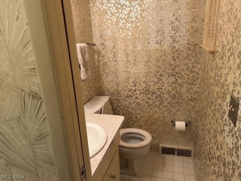 1782 Kenton Circle Lyndhurst OH 44124