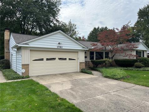 1782 Kenton Circle Lyndhurst OH 44124