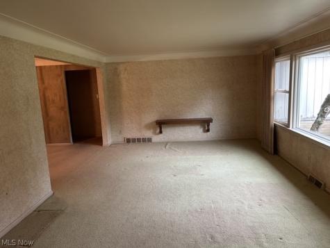 1782 Kenton Circle Lyndhurst OH 44124