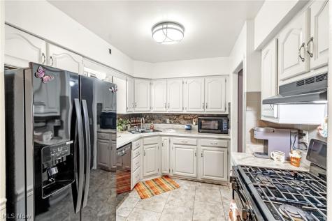 3710 W Pleasant Valley Road Parma OH 44134