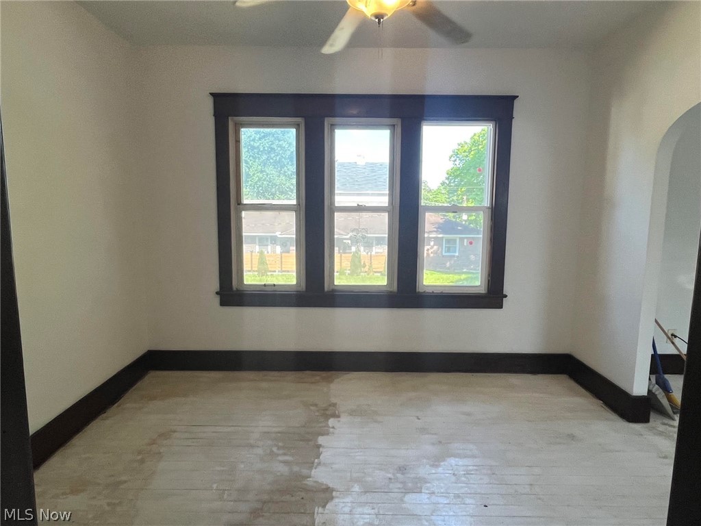 363 Spring Street Struthers OH 44471