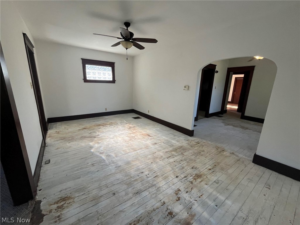 363 Spring Street Struthers OH 44471