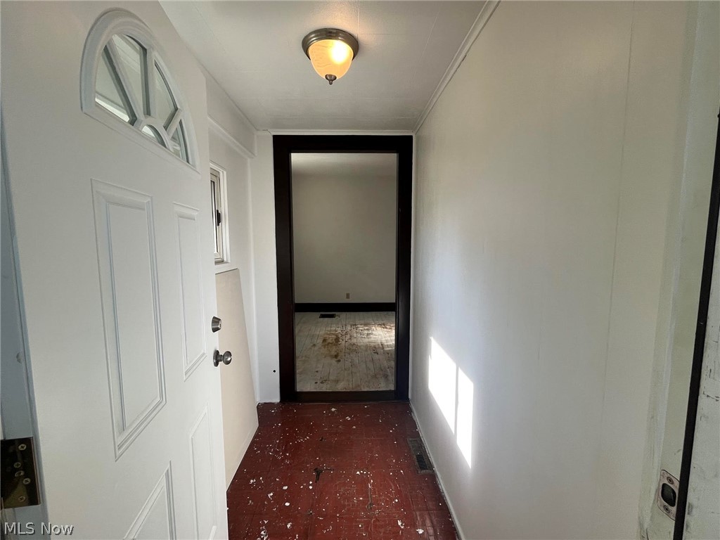 363 Spring Street Struthers OH 44471