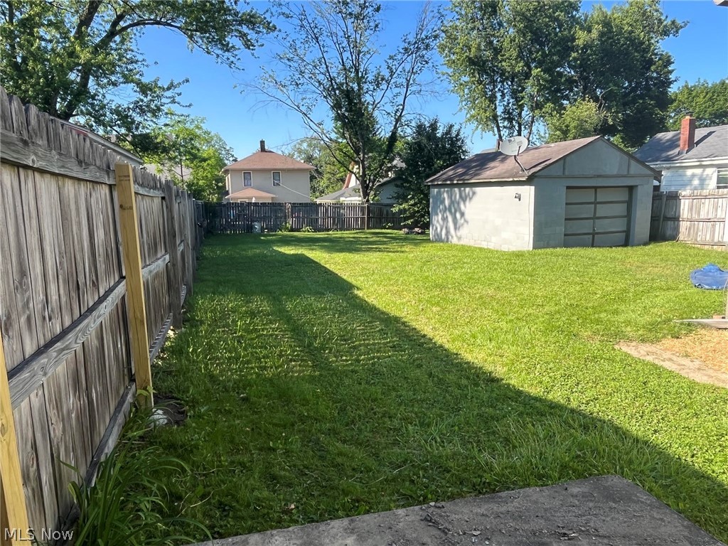 363 Spring Street Struthers OH 44471