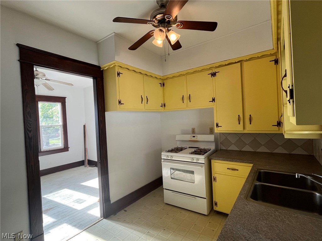 363 Spring Street Struthers OH 44471