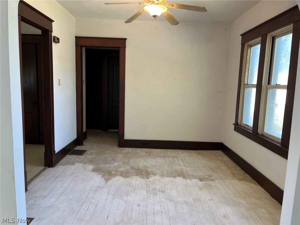 363 Spring Street Struthers OH 44471