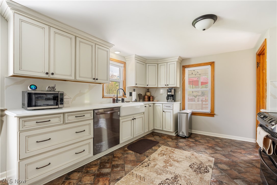 4902 Clardell Avenue SW Canton OH 44706