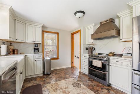 4902 Clardell Avenue SW Canton OH 44706