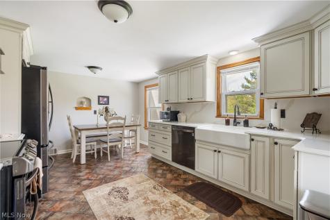 4902 Clardell Avenue SW Canton OH 44706