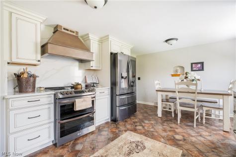 4902 Clardell Avenue SW Canton OH 44706