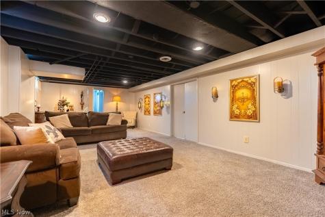 4902 Clardell Avenue SW Canton OH 44706