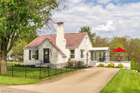 4902 Clardell Avenue SW Canton OH 44706