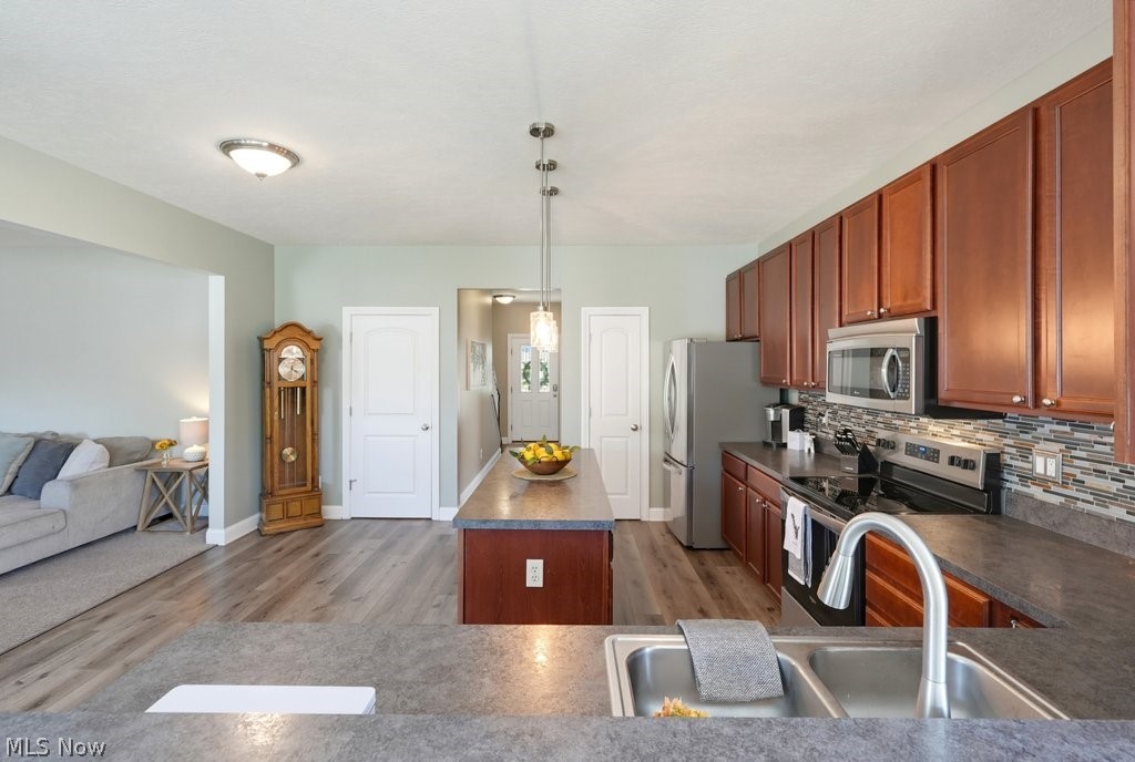 882 Queens Gate Way Wadsworth OH 44281